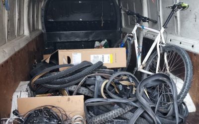 DONACIÓN DE BICICLETA Y MATERIALES DE IRUÑA BIKES (5-8-2023)